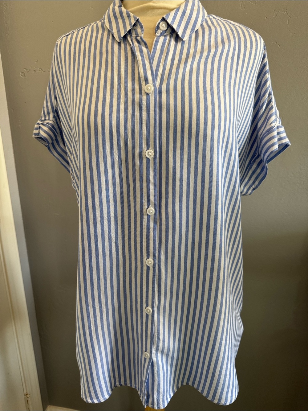 beachlunchlounge Blue White Striped Short Sleeve Cuffed Button Down Shirt M